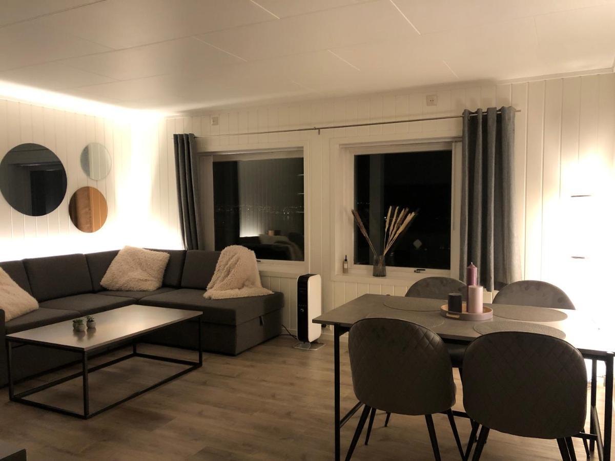 Moderne Og Trivelig Leilighet, Med Unik Utsikt Tromsø Esterno foto